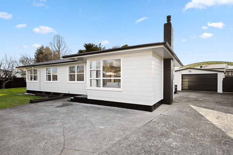 Photo of property in 10 Rosalind Street, Deanwell, Hamilton, 3206