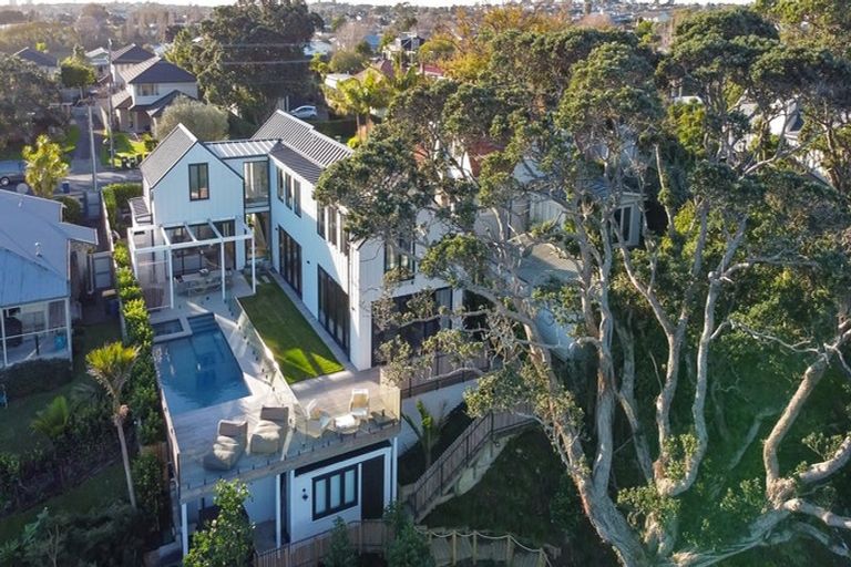 Photo of property in 71a Ngataringa Road, Devonport, Auckland, 0624