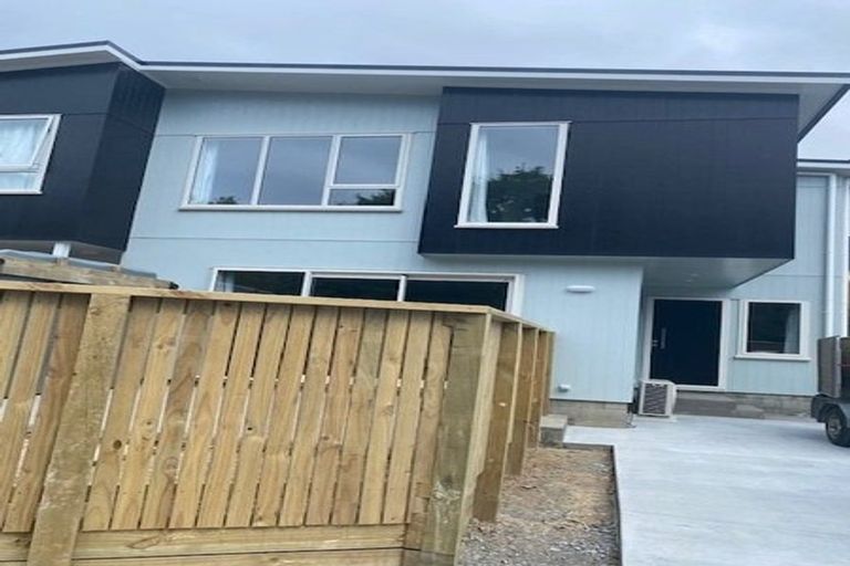 Photo of property in 28 Collins Avenue, Tawa, Wellington, 5028