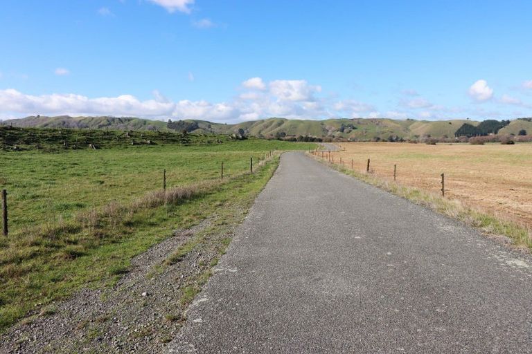 Photo of property in 671 Cornwall Road, East Taratahi, Carterton, 5887