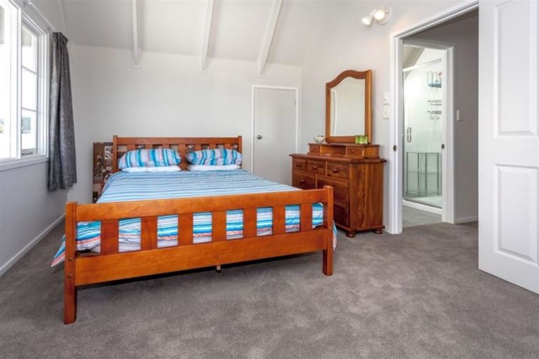 Photo of property in 17 Pipi Dune, Whitianga, 3510