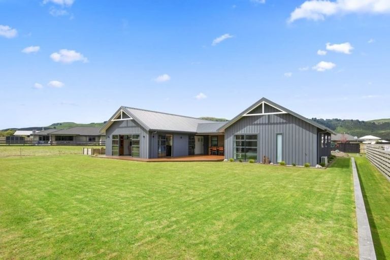 Photo of property in 48 Montgomery Crescent, Kinloch, Taupo, 3377