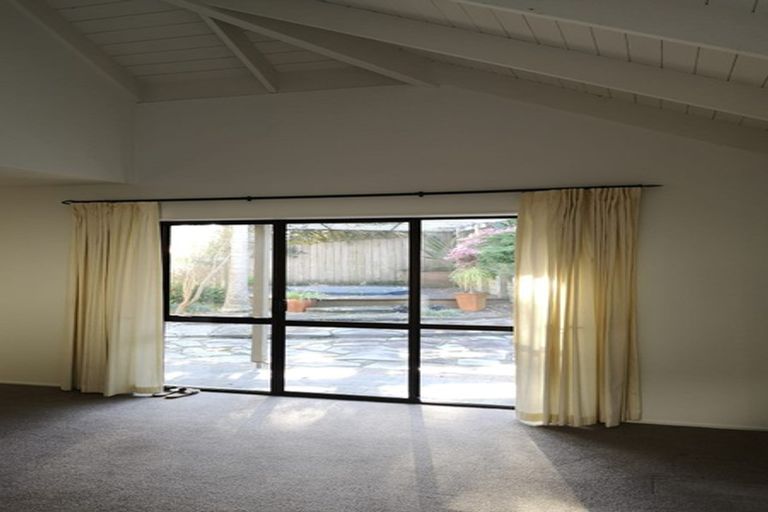 Photo of property in 62 Newhaven Terrace, Mairangi Bay, Auckland, 0630