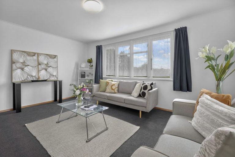 Photo of property in 9 Hampshire Street, Cannons Creek, Porirua, 5024