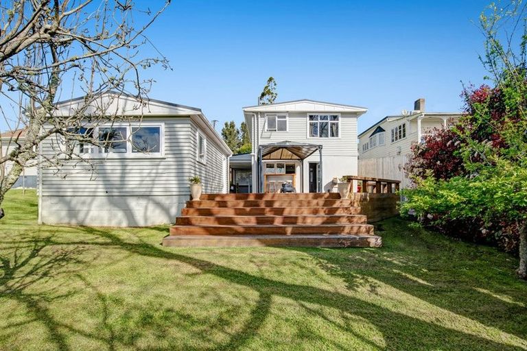 Photo of property in 6 Nelson Street, Helensville, 0800