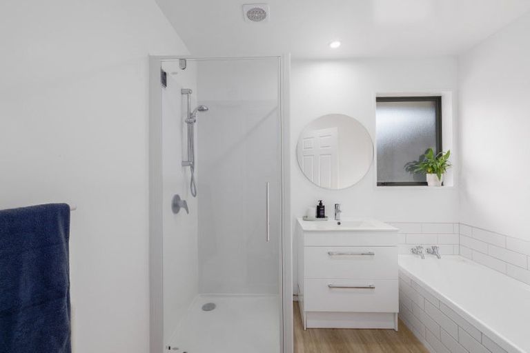 Photo of property in 15 Farquhars Road, Redwood, Christchurch, 8051