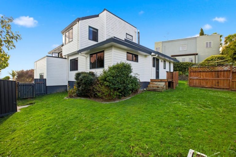 Photo of property in 91 Victory Street, Welcome Bay, Tauranga, 3112