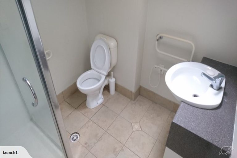 Photo of property in 9/15 Clearwater Cove, West Harbour, Auckland, 0618