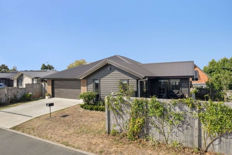 Photo of property in 5 Faber Place, Rototuna North, Hamilton, 3210