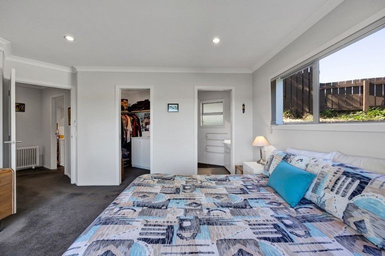 Photo of property in 4a Marchant Place, Westown, New Plymouth, 4310