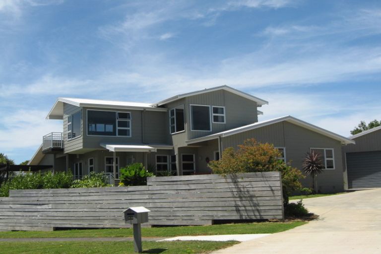 Photo of property in 86 Torkar Road, Clarks Beach, 2122