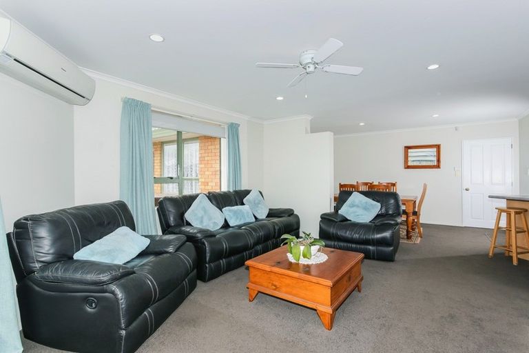 Photo of property in 34 Pateke Drive, Takanini, 2112
