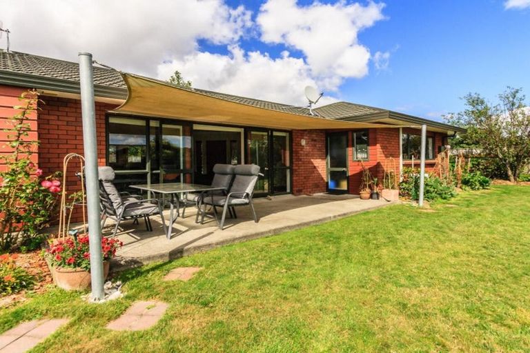 Photo of property in 133 Summerhill Drive, Fitzherbert, Palmerston North, 4410