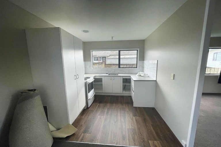 Photo of property in 3/10 Solveig Place, Randwick Park, Auckland, 2105