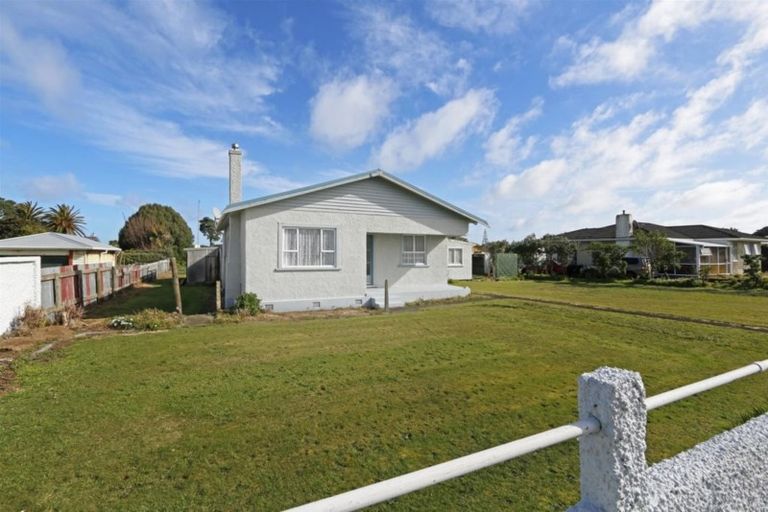 Photo of property in 192 Tasman Street, Opunake, 4616