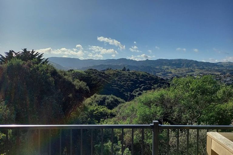 Photo of property in 28 The Quarterdeck, Whitby, Porirua, 5024