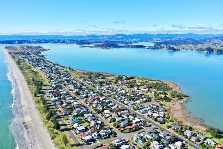 Photo of property in 26 Ohiwa Parade, Ohope, 3121