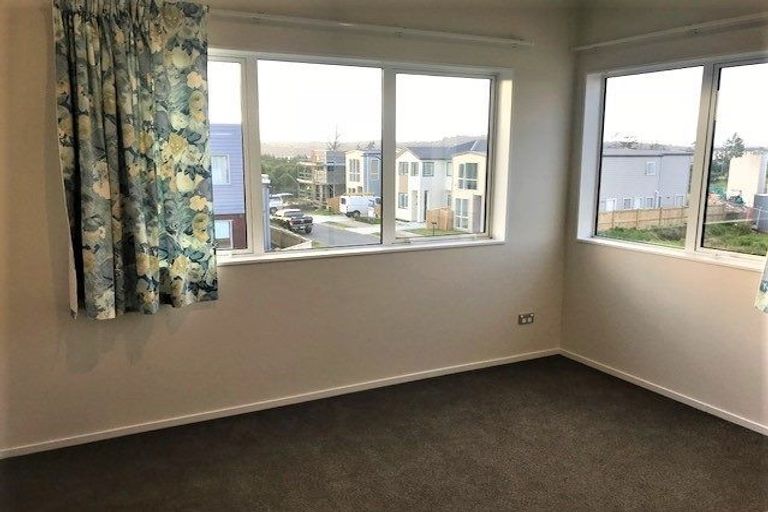 Photo of property in 39 Lockheed Street, Hobsonville, Auckland, 0618