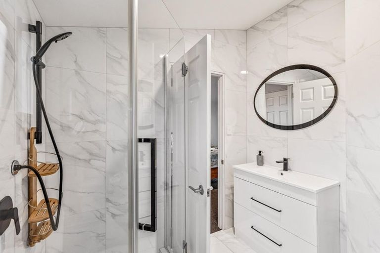 Photo of property in 87 Glengarry Road, Glen Eden, Auckland, 0602