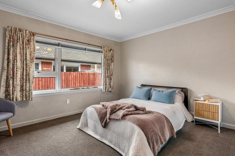 Photo of property in 2/25 Hills Road, Edgeware, Christchurch, 8013