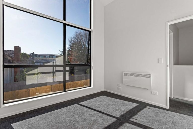 Photo of property in 2/110 Kervil Avenue, Te Atatu Peninsula, Auckland, 0610