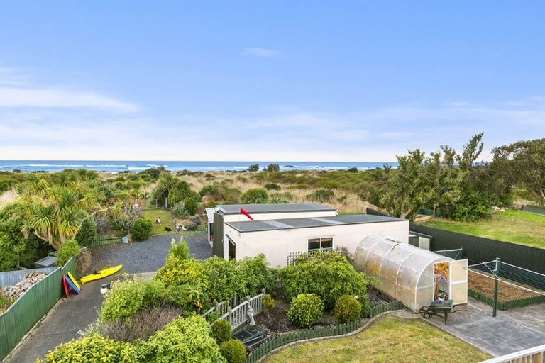 Photo of property in 17 Palmer Place, Taieri Beach, Taieri Mouth, 9091