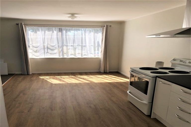 Photo of property in 2/10 Taitimu Drive, Weymouth, Auckland, 2103