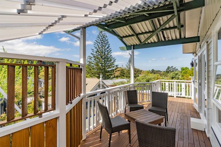 Photo of property in 24 Huruhuru Road, Massey, Auckland, 0614