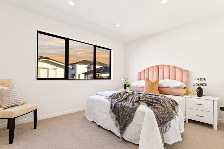 Photo of property in 5 Tai Crescent, Hobsonville, Auckland, 0616