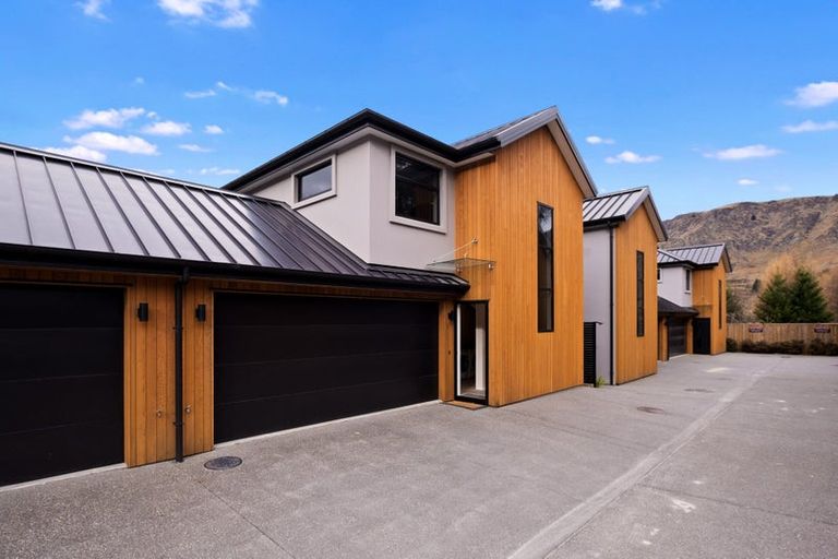 Photo of property in 5 Packhorse Lane, Arthurs Point, Queenstown, 9371