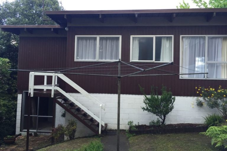 Photo of property in 1/3 Mcquoid Place, Glenfield, Auckland, 0629