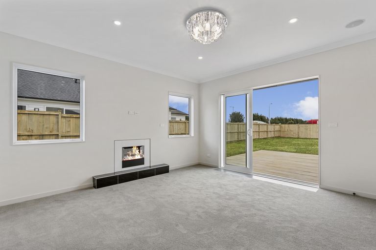 Photo of property in 51 Sunset Road, Totara Vale, Auckland, 0632
