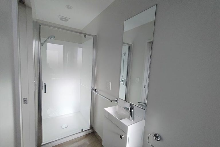 Photo of property in 5/9 Beaufield Lane, Te Atatu Peninsula, Auckland, 0610