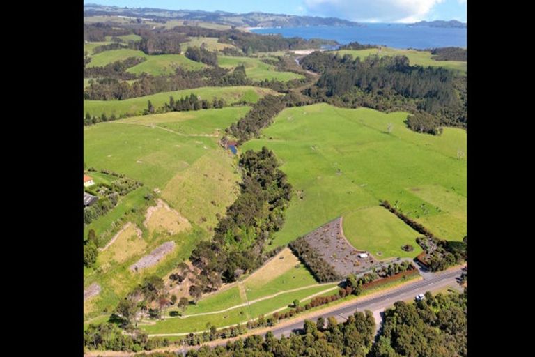 Photo of property in 913 Purerua Road, Te Tii, Kerikeri, 0294