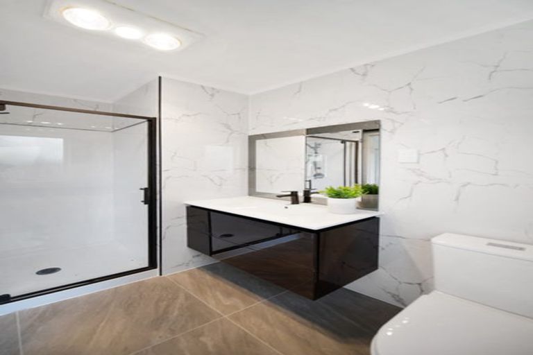 Photo of property in 8a Margarita Rise, Pukekohe, 2120