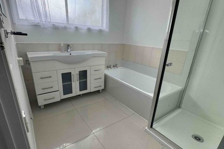 Photo of property in 741 East Coast Road, Browns Bay, Auckland, 0630