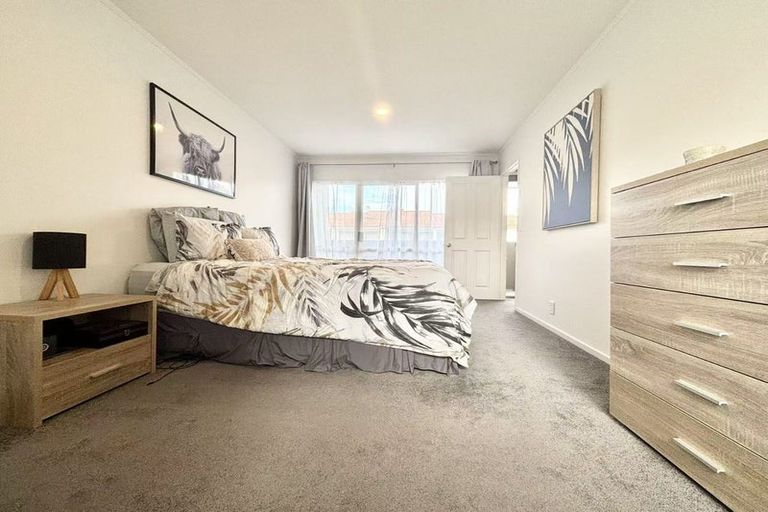 Photo of property in 1 Butia Avenue, Henderson, Auckland, 0612