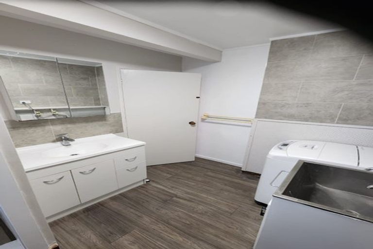 Photo of property in 1/198 Verbena Road, Birkdale, Auckland, 0626