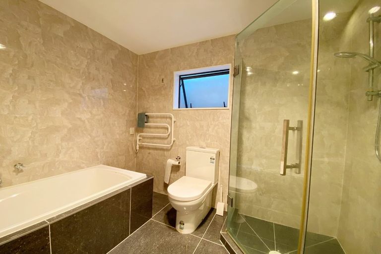 Photo of property in 65 Awaroa Road, Sunnyvale, Auckland, 0612