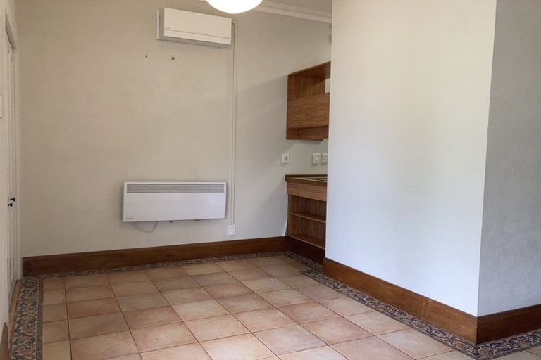 Photo of property in 83 Bolton Street, Kelburn, Wellington, 6012