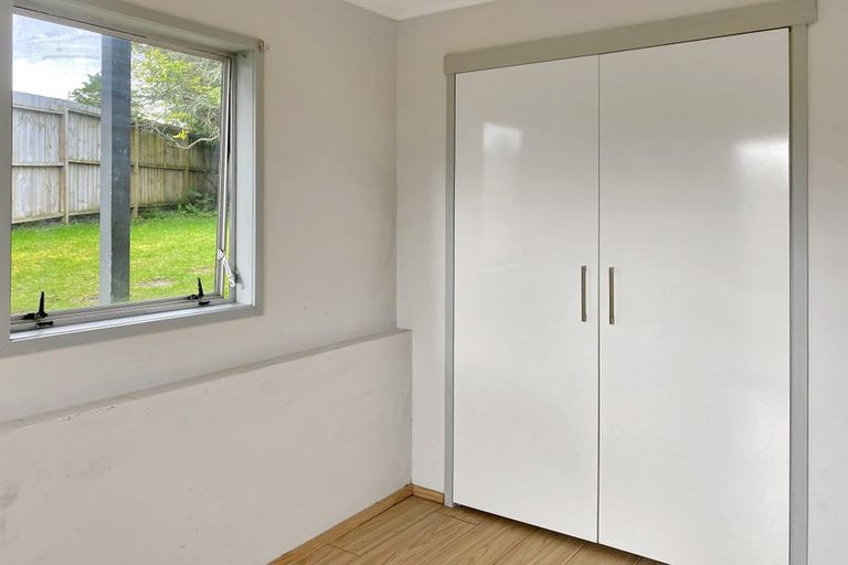 Photo of property in 25 Fitzherbert Avenue, West Harbour, Auckland, 0618