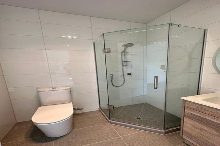 Photo of property in 8a Gracechurch Drive, Flat Bush, Auckland, 2016