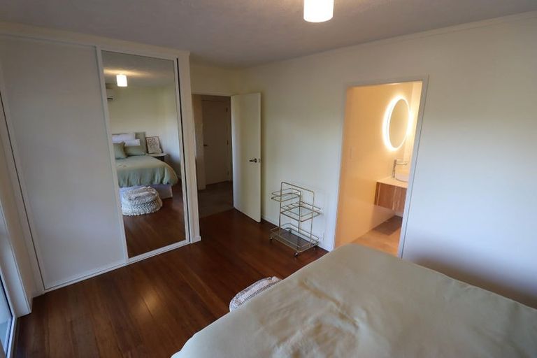 Photo of property in 3 Busbridge Place, Hillcrest, Auckland, 0627