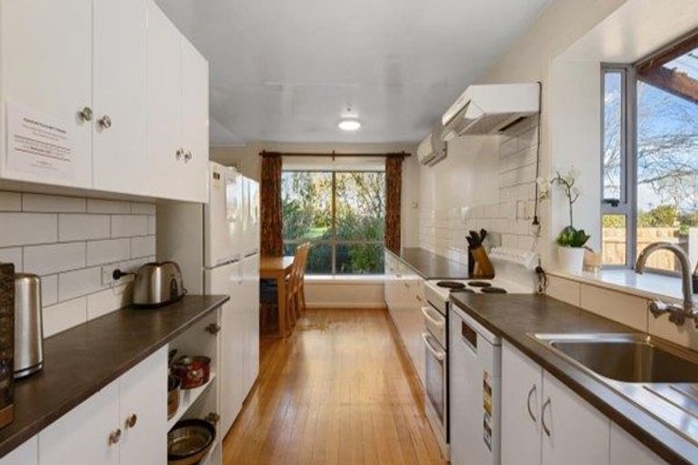 Photo of property in 31 Balrudry Street, Avonhead, Christchurch, 8042