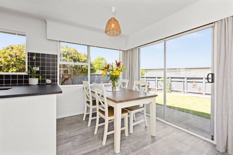 Photo of property in 135 Westminster Avenue, Tamatea, Napier, 4112