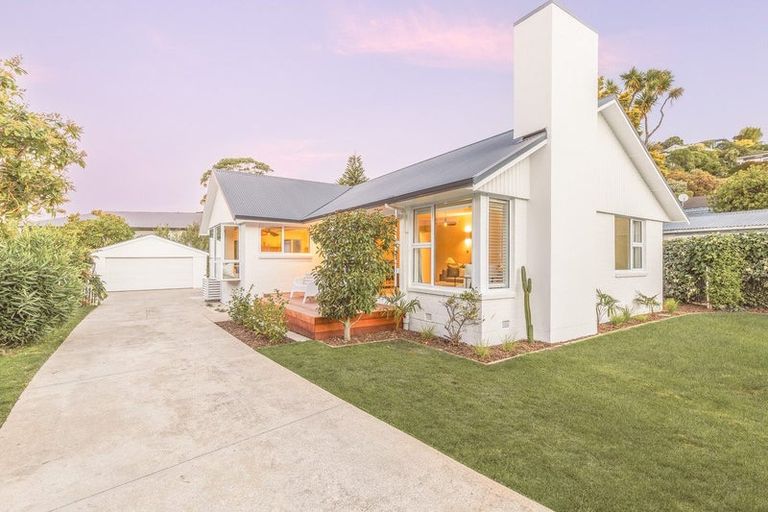 Photo of property in 9 Soleares Avenue, Mount Pleasant, Christchurch, 8081