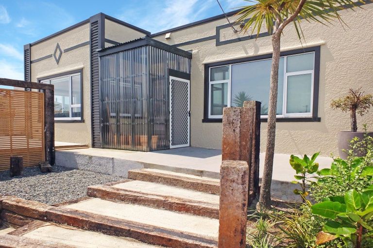 Photo of property in 35 Nash Parade, Foxton Beach, Foxton, 4815