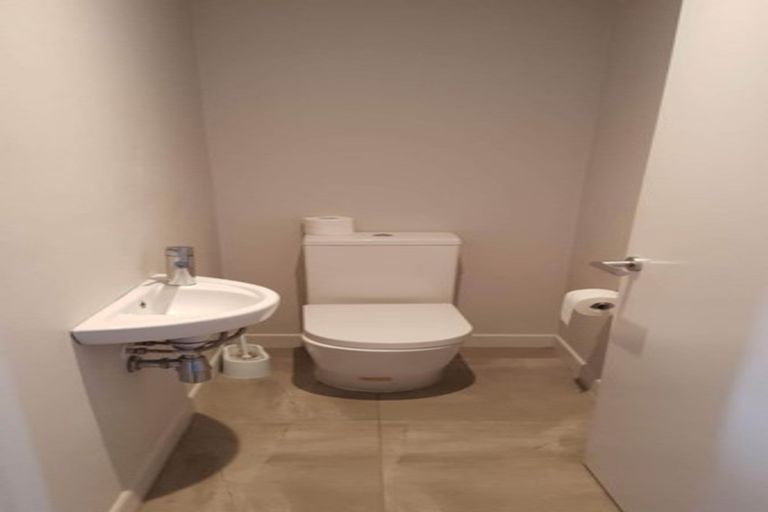 Photo of property in 14 Patiti Parade, Mangere Bridge, Auckland, 2022