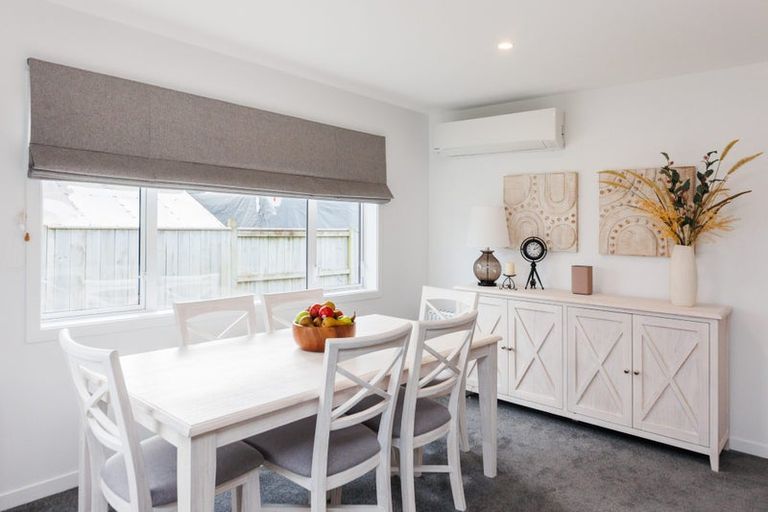 Photo of property in 23 Vaucluse Heights, Fitzherbert, Palmerston North, 4410