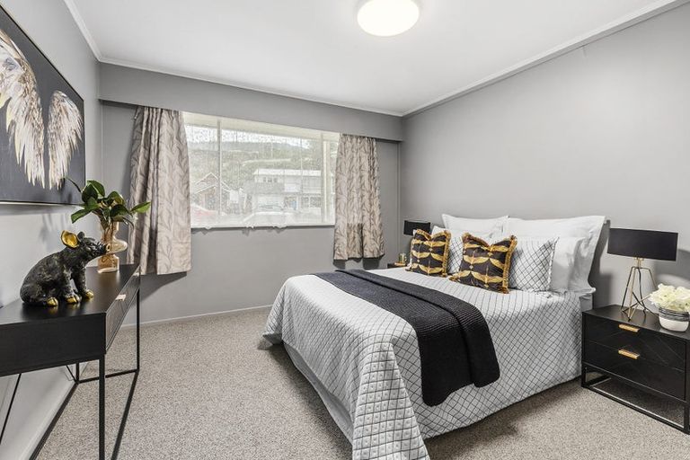 Photo of property in 2/246 Main Road, Tawa, Wellington, 5028